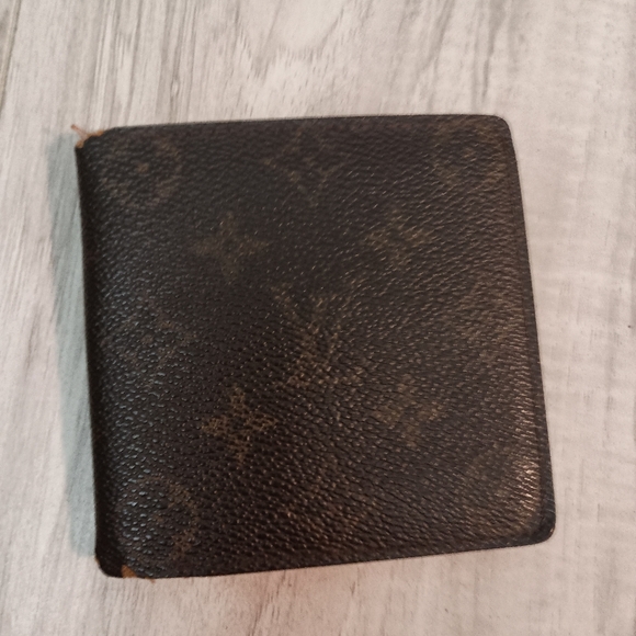 Louis Vuitton Monogram Canvas Leather Bifold Wallet - Picture 2 of 13